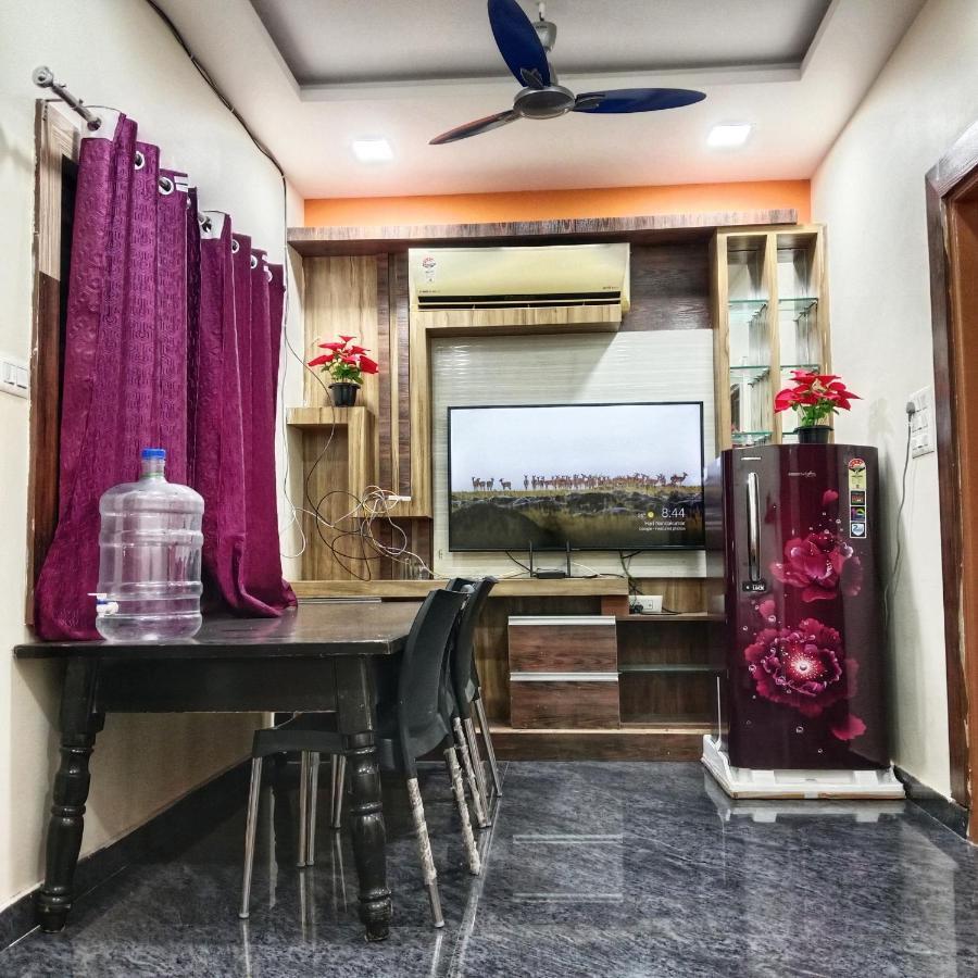 Vijayanagara Home Stay Хампі Екстер'єр фото