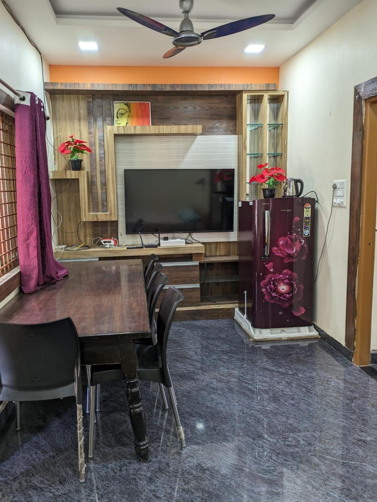 Vijayanagara Home Stay Хампі Екстер'єр фото